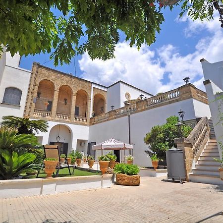 Palazzo De Donatis B&B Melissano ภายนอก รูปภาพ
