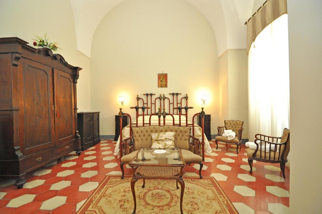 Palazzo De Donatis B&B Melissano ห้อง รูปภาพ
