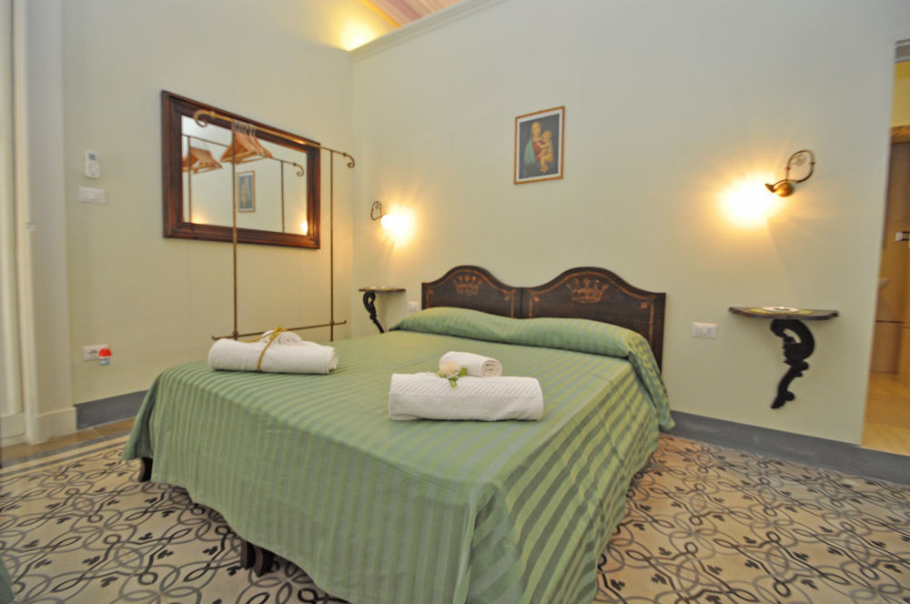 Palazzo De Donatis B&B Melissano ภายนอก รูปภาพ