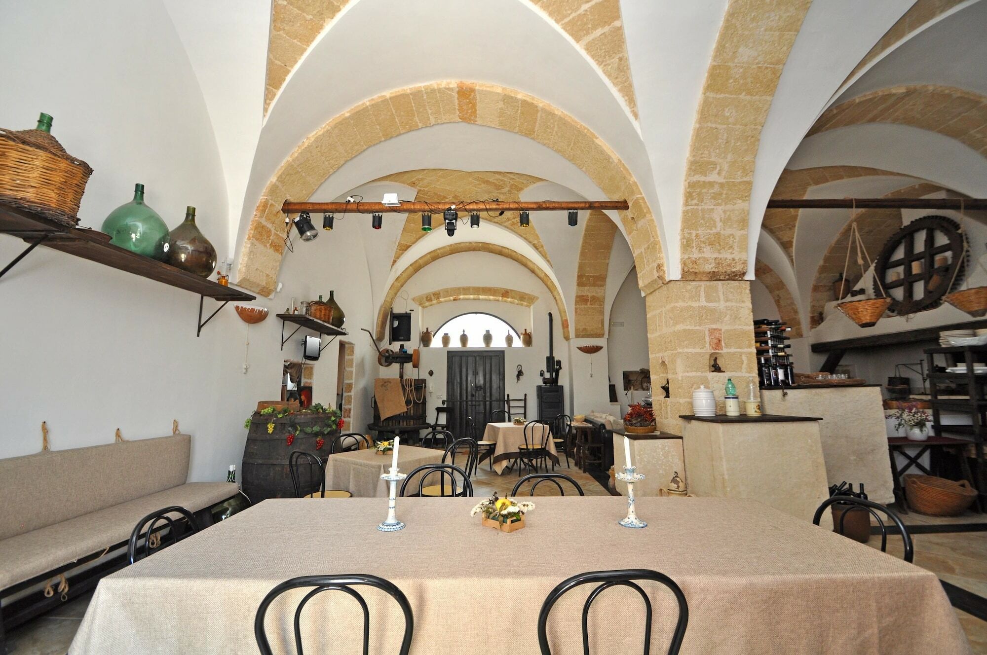 Palazzo De Donatis B&B Melissano ภายนอก รูปภาพ